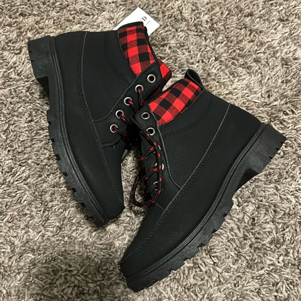 New toddler boots / shoes